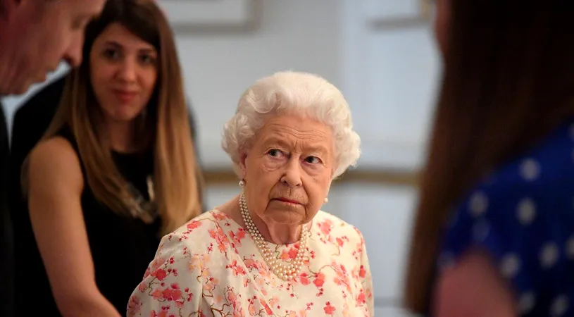Prima reacție a Casei Regale Britanice, după ce Ducii de Sussex au anunțat că se distanțează