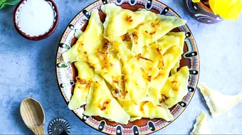 Rețetă de colțunași moldovenești. Ingredientul secret care îi transformă într-un desert unic