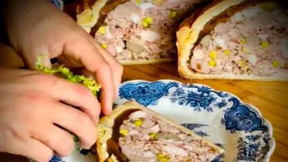 Plăcintă cu amestec de carne în crustă - un preparat clasic francez