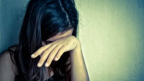 O fata a fost obligata sa se prostitueze de fiul femeii care o luase in plasament