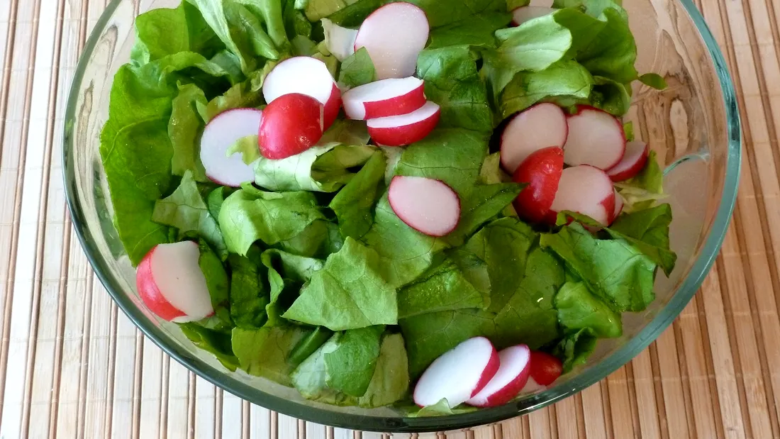 De ce e bine sa mananci salata verde pe stomacul gol. Beneficiile pe care le are asupra organismului si de care nu stiai pana acum