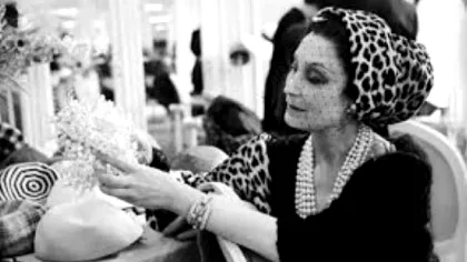 O româncă, fostă damă de companie, l-a inspirat pe celebrul Christian Dior să creeze parfumul celebru în lume