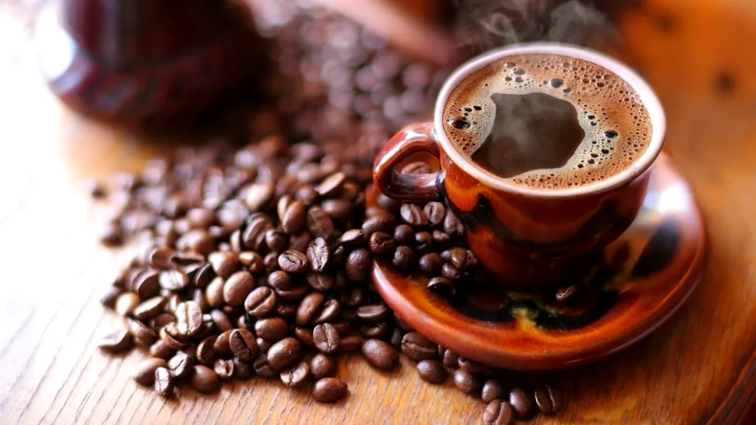 Greseli care transforma cafeaua intr-un pericol pentru organism. La ce ora e indicat sa o bem in timpul zilei