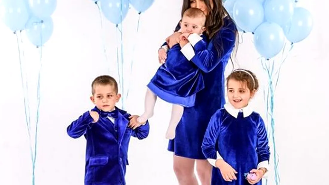 Elena Băsescu, fotografie superbă alături de cei trei copii. Ce i-a scris Codin Maticiuc