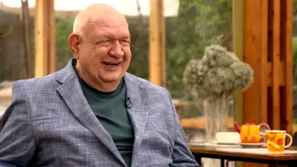 Actorul Valentin Teodosiu, moment amuzant la piață. Cine l-a numit „fundalul de la ProTV” când a cumpărat flori!