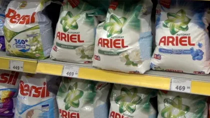 Prețul uriaș cu care a ajuns să se vândă o pungă cu detergent Ariel. Românii fac haz de necaz: „Îl luăm în rate”