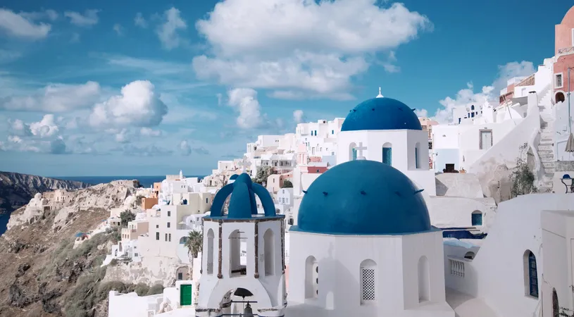 Încep vacanțele! Tot ce trebuie să știi dacă vrei să pleci în concediu în Grecia