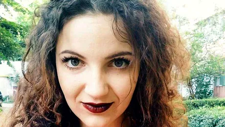 S-a trezit din somn, a urlat ca ii este rau, apoi a picat lata la pamant! A fost dusa la spital, dar a murit subit. Medicii nu stiu ce s-a intamplat cu tanara de 19 ani