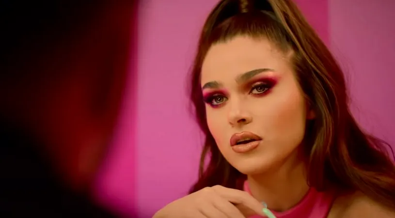 Theo Rose a răbufnit pe rețelele de socializare. Fanii au rămas muți de uimire: Cu aia blondă cu părul ondulat să nu te mai prind!