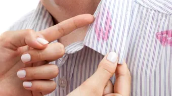 A făcut infarct în timp ce-și înșela soția, în delegație. Instanța a decis că este accident de muncă