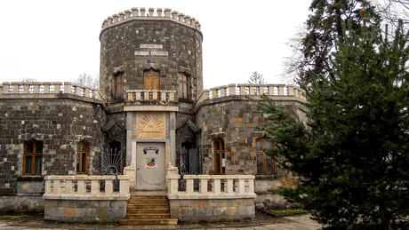 Cel mai bantuit loc din Romania: Castelul Iuliei Hasdeu. Fiica lui ii transmite mesajele de dincolo