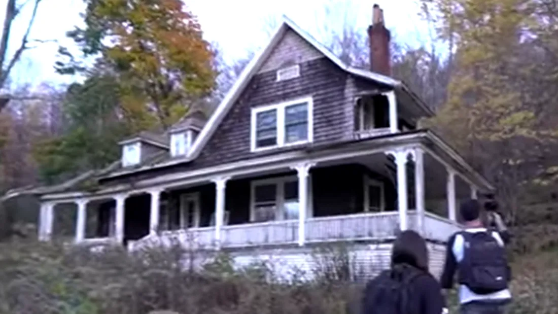 Casa abandonata in care s-au aventurat niste tineri. Ce au gasit in ea VIDEO