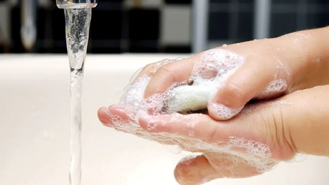 Cum să faci bani din spălatul pe mâini în vremea izolării