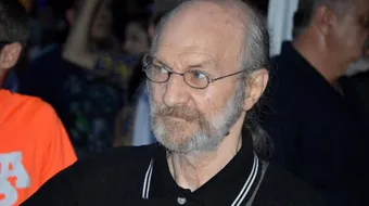 Familia protestatarului Jean Chelba risca sa fie aruncata in strada. Motivul ar fi datoriile cumulate pentru salvarea lui Alex, ranit la Colectiv