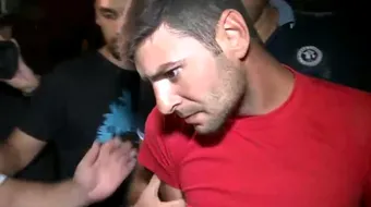 Incredibil! Ce le-a cerut barbatul care a furat pistolul unui jandarm anchetatorilor?! De ce vrea sa ramana in puscarie?!