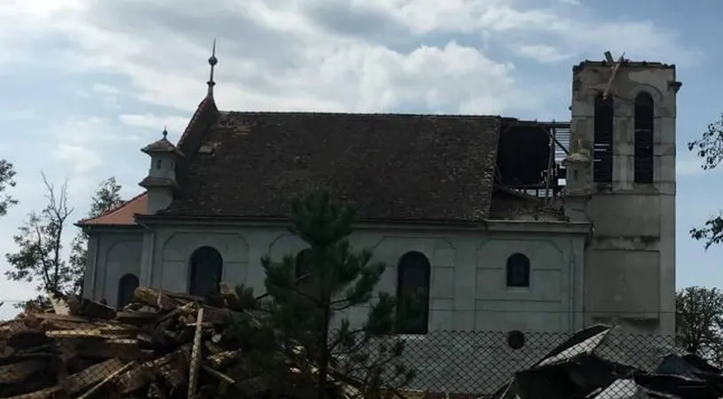 Tragedie fara margini! 13 persoane au murit iar altele sunt ranite, dupa ce au fost ingropati sub acoperisul unei biserici