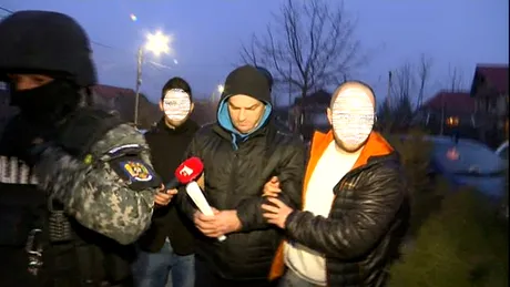 Politistul-pedofil a fost retinut pentru 24 de ore! La locuinta barbatului se fac perchezitii: politistii cauta si alte dovezi