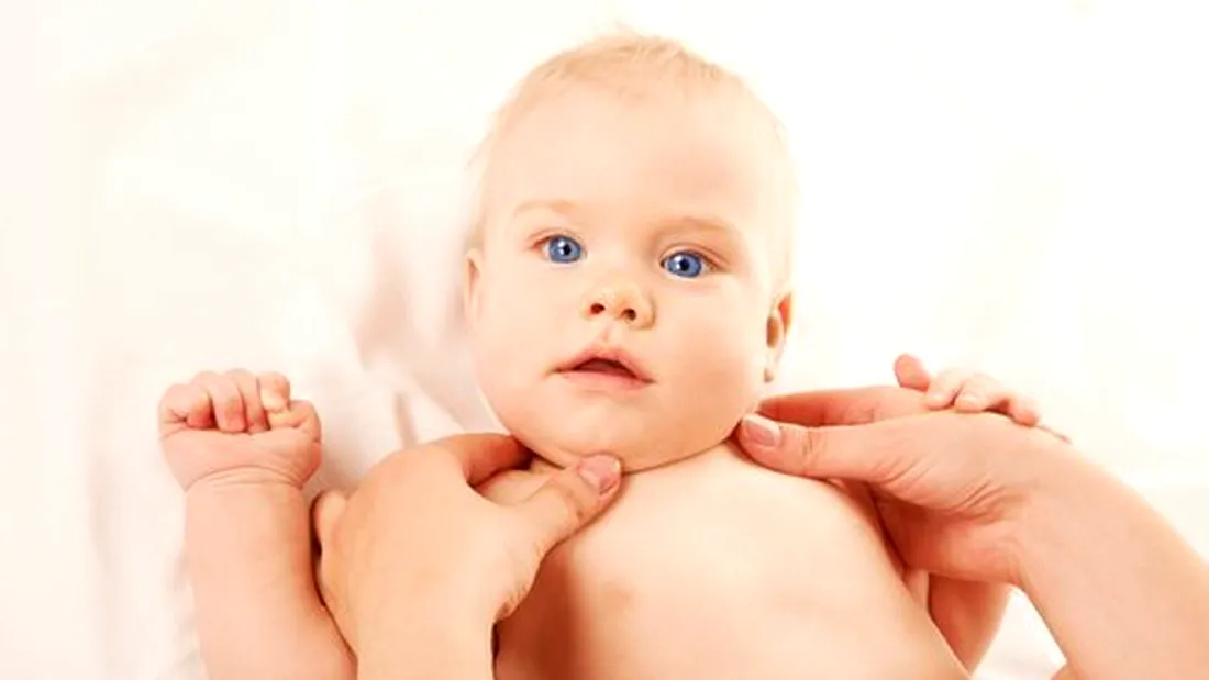 Ce este torticolisul congenital? Cum îl afectează pe bebelușul tău îți explică dr. Cornel Brotac