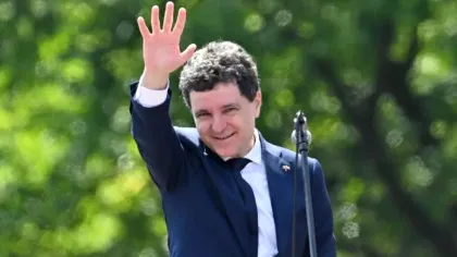 Viața de familie a lui Nicușor Dan: Frate, frate, dar brânza e pe bani! Între președinte și neamurile sale stă notarul
