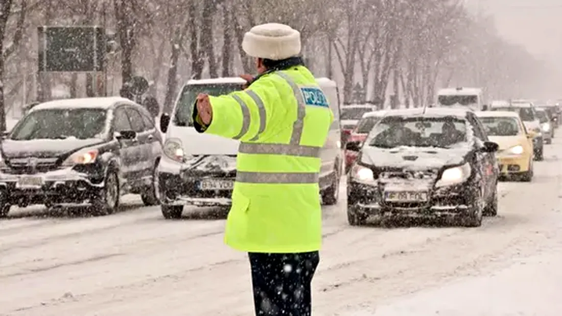 Reglementări auto pe timp de zăpadă 2025! Cu ce trebuie OBLIGATORIU să îți dotezi mașina, pe lângă cauciucurile de iarnă?