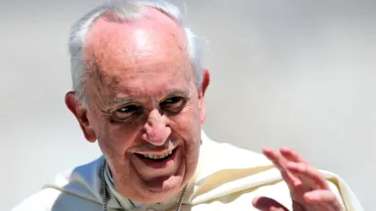 Papa Francisc vrea să boteze marțieni. „Verzi, cu nasul ăla lung și cu urechile mari, așa cum îi zugrăvesc copiii...”