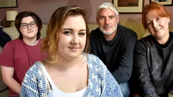 Modelul Emily Nicholson a fost diagnosticat cu cancer cerebral in faza terminala iar logodnicul a parasit-o cu cateva zile inainte de nunta