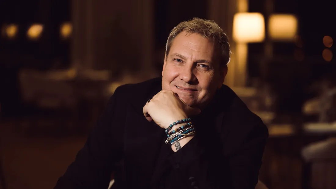 Giorgio Ciabattoni a lansat „Amore Lontano”, o piesă despre dor și iubire, dedicată soției din Italia și gemenilor săi născuți prematur