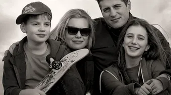 Ce a facut criminalul din Brasov dupa ce si-a ucis sotia. Detalii noi! A luat o patura, a invelit-o si i-a pus o orhidee pe piept