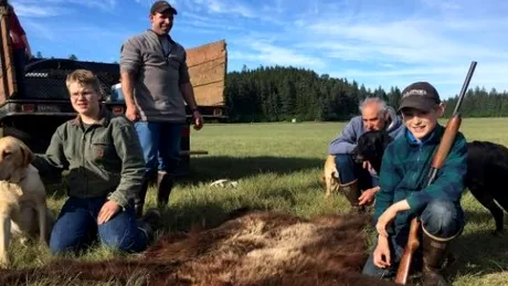 Erou la 11 ani: si-a salvat familia din ghearele unui urs. L-a impuscat de 4 ori