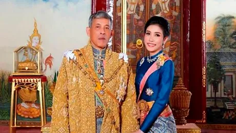 Regele Thailandei s-a izolat alături de 20 de femei din haremul său. A închiriat un hotel întreg!