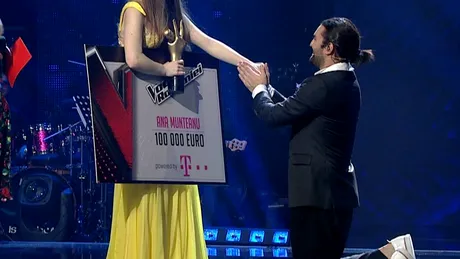 Ana Munteanu este castigatoarea sezonului 7 ''Vocea Romaniei! Smiley a ingenuncheat in fata elevei sale, pe scena VIDEO