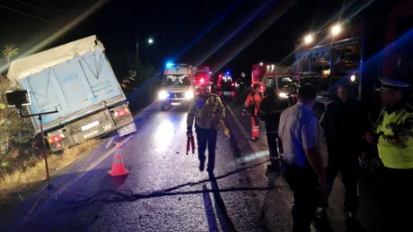 Accident cu 5 răniți, în Hunedoara, provocat de un șofer băut care a făcut o depășire