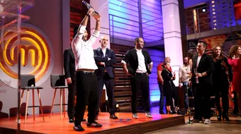 El a castigat cel de-al saptelea sezon ”MasterChef”! A pus mana pe cecul de 50.000 de euro