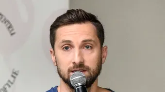 Dani Otil schimba jobul, se face chirurg estetician! Dovada este aici