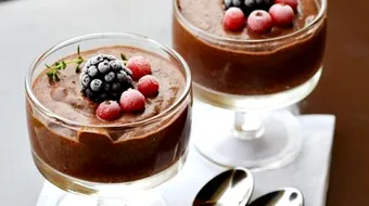 Desert pentru Valentine’s Day: spuma de ciocolata cu aroma de vanilie, un deliciu!