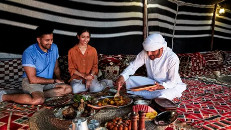 De la bucătării tradiționale la festinuri în deșert: o aventură culinară în Dubai