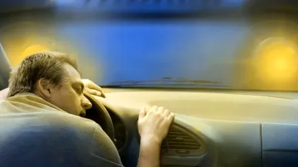 Poți fi amendat dacă ești obosit la volan. Cât este amenda dacă ești prins de poliție?