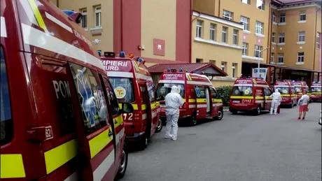 Imagini devastatoare! Coadă de ambulanțe care aduc bolnavi la „Matei Balș”. Ce spun medicii din prima linie