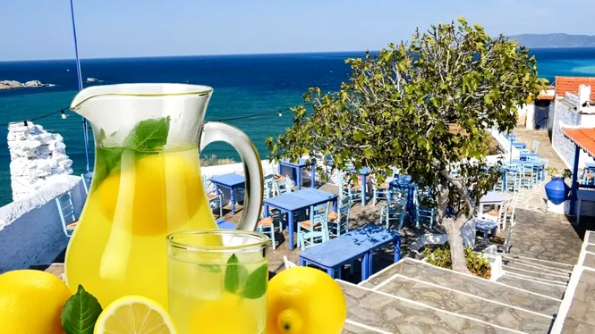 Limonada perfectă! Descoperă ce ingrediente poți folosi pentru cea mai gustoasă băutură a verii