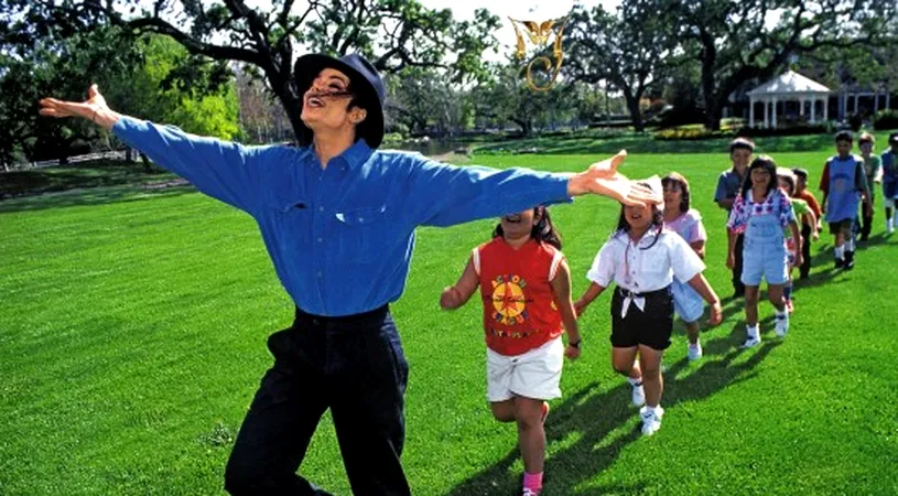 VIDEO! Menajera lui Michael Jackson aduce dovezi grele ca regele muzici pop era PEDOFIL! Gaseam in jacuzzi lenjerie intima de-a copiilor si avea pese tot prin casa lubrifiant