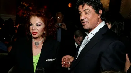 Sylvester Stallone era să fie avortat de mama lui. A vorbit despre copilăria tragică și de ce s-a făcut actor