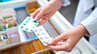 Alertă în farmacii! Un medicament extrem de utilizat pentru colesterol a fost retras de urgență de pe piață