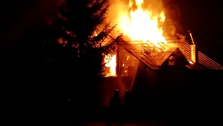 Incendiu puternic la un depozit din Cluj