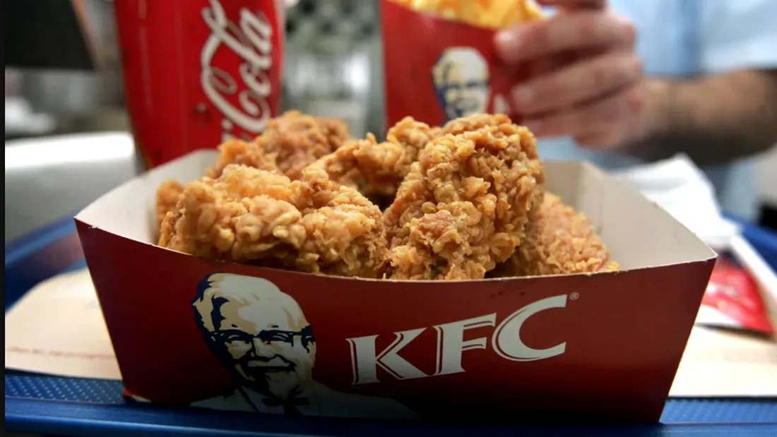 Schimbari uriase in meniul KFC! Nimic nu va mai fi cum erai obisnuit. La ce vor renunta!