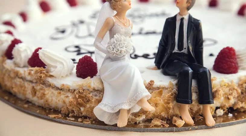 O mireasă a avut parte de un şoc după ce a comandat tortul de nuntă! Incredibil ce a primit cu doar câteva zile înainte de marele eveniment