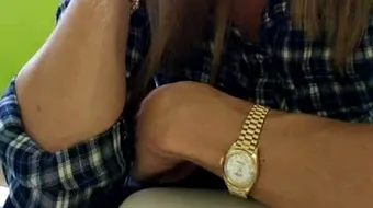 Un tanar roman si-a pacalit iubita britanica de 66 de ani. Povestea unei tepe de 750.000 de lire