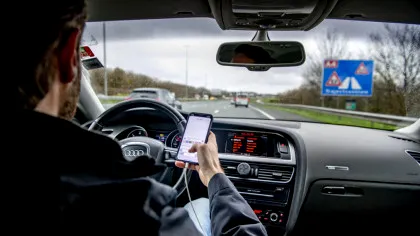 Decizie oficială UE: Se introduce permisul de conducere digital! Documentul, disponibil pe telefonul mobil