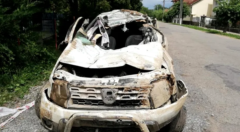 O familie cu 4 membri a murit intr-un Duster, intr-un accident cumplit! Cum arata masina dupa ce s-a lovit de un tub de beton! VIDEO