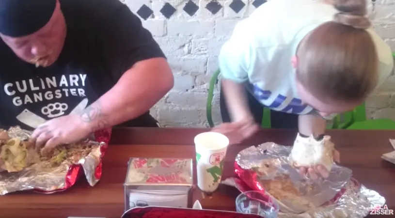 Pustoaica asta firava s-a intrecut cu grasul asta! Cine mananca primul o shaorma de 1 kilogram! Rezultatul te va bulversa complet