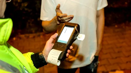 Băutura banală care dă rezultat pozitiv la DrugTest. Rămâi pe loc fără permis!
